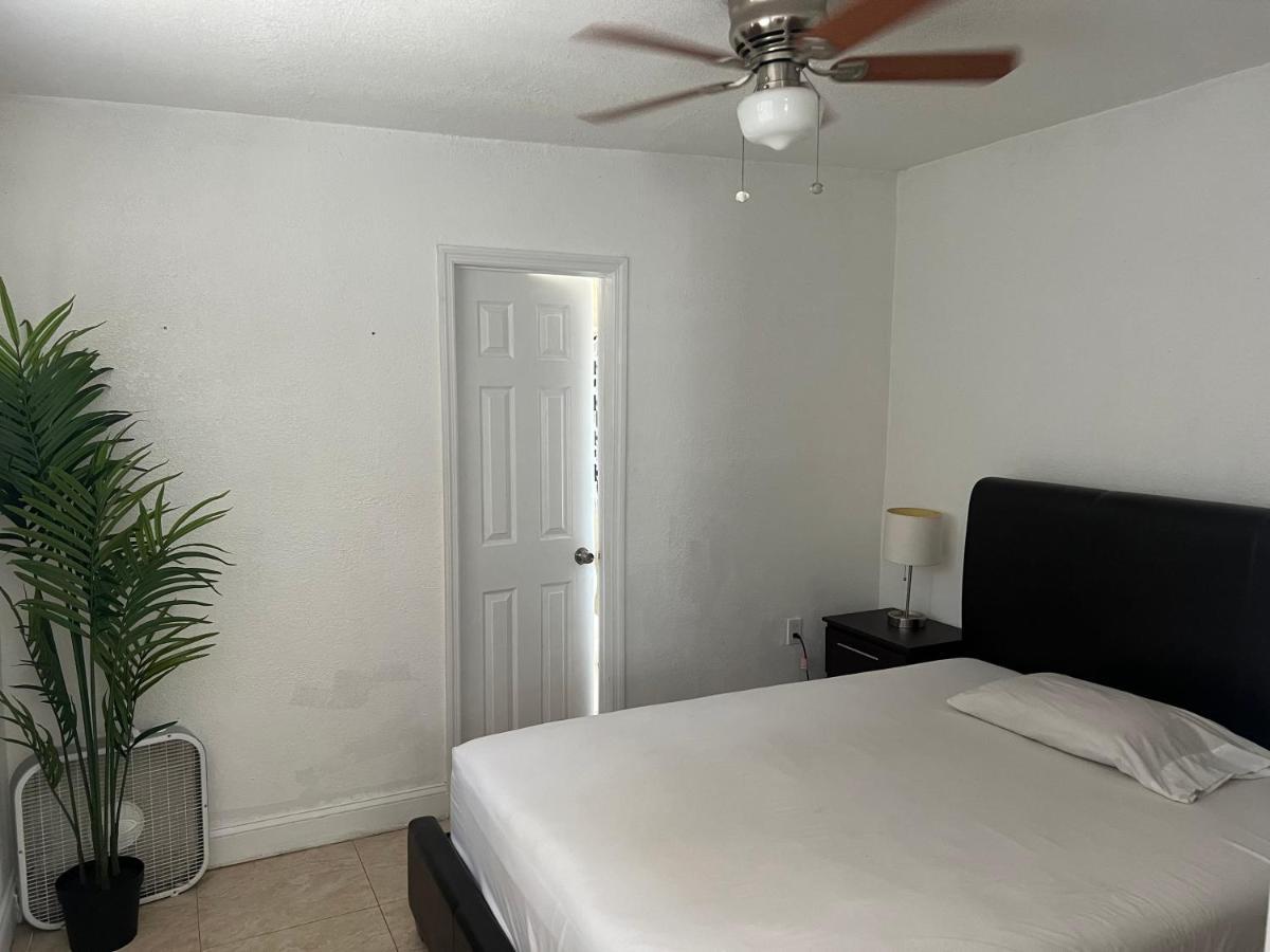 Miami Haven By Airport Villa ภายนอก รูปภาพ
