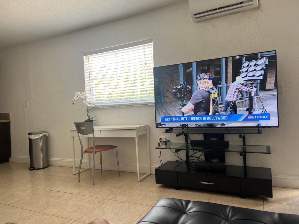 Miami Haven By Airport Villa ภายนอก รูปภาพ