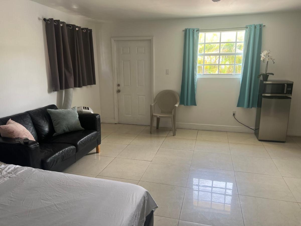Miami Haven By Airport Villa ภายนอก รูปภาพ